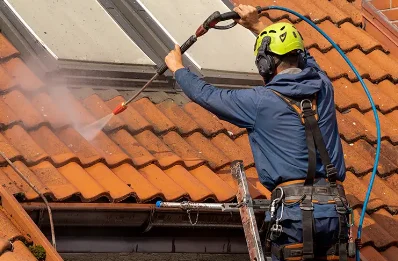 Démoussage et hydrofuge de toiture à Hautefage